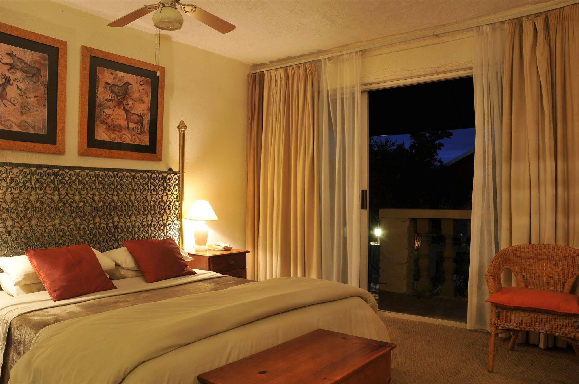 Bed and Breakfast Sunset Manor à Mbombela Extérieur photo