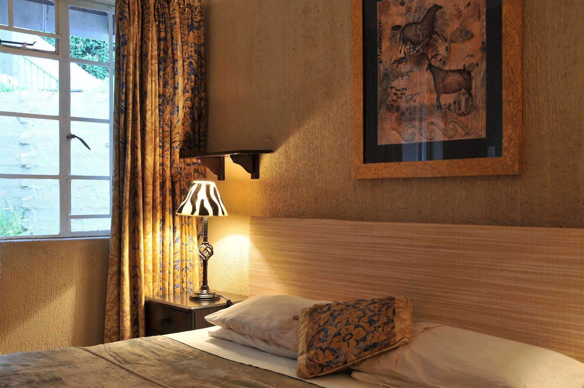 Bed and Breakfast Sunset Manor à Mbombela Extérieur photo