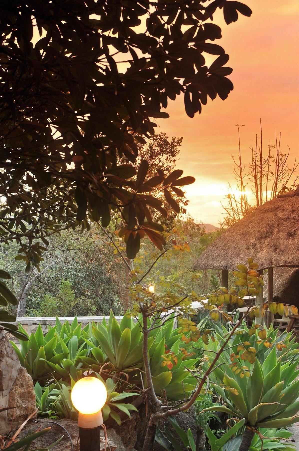 Bed and Breakfast Sunset Manor à Mbombela Extérieur photo